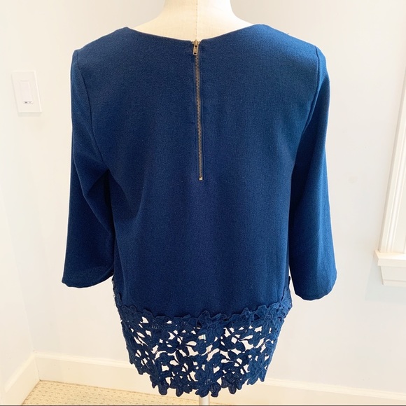 Lucy & Laurel blue lace tunic top Medium - Picture 3 of 6